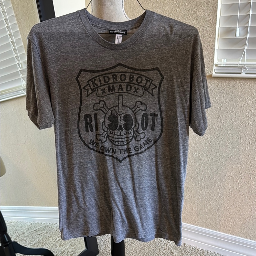 Gray Short Sleeve Tee with Vintage Shield Design